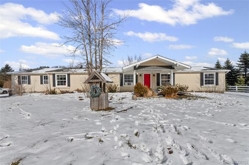 2540 Auten Rd, Ortonville, MI, 48462-8804 | Card Image