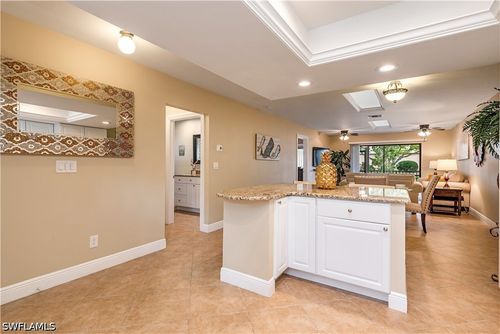 560 9th Ave S, Naples, FL, 34102-6936 | Card Image