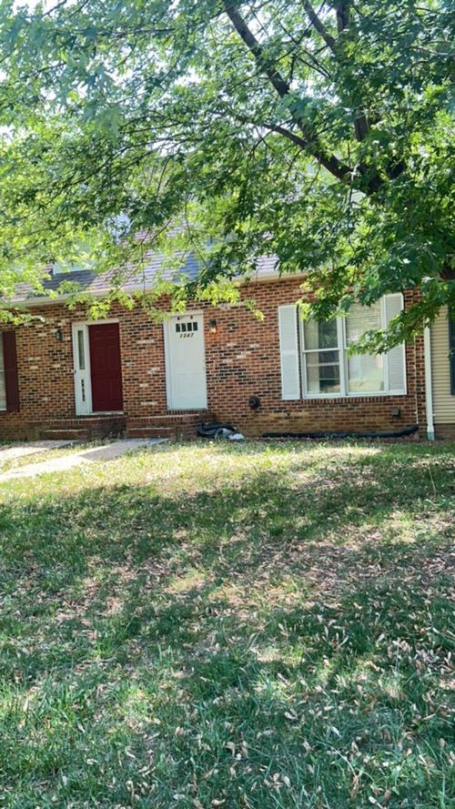 1047 Blue Ridge Dr, Harrisonburg, VA, 22801 | Card Image