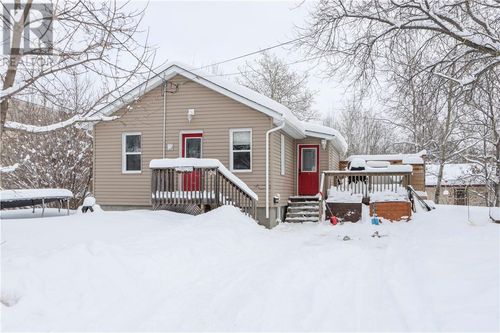 24 Barry St, Sudbury, ON, P3B3H7 | Card Image