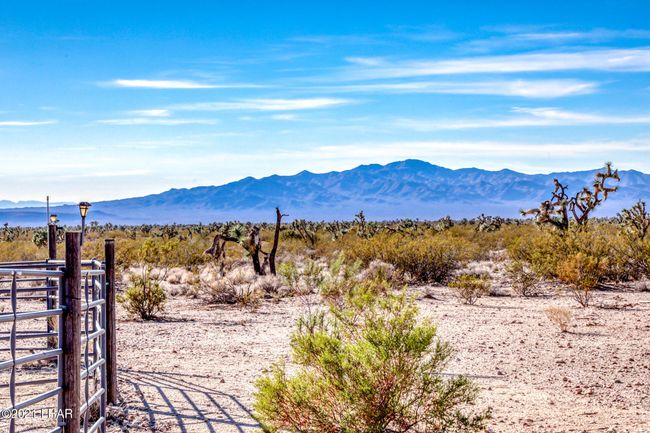 7190 E Red Barrel Dr, House other with 3 bedrooms, 2 bathrooms and null parking in Yucca AZ | Image 57