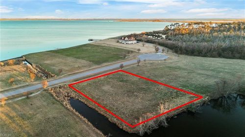 112 Hammock View Ct, Aydlett, NC, 27916-9765 | Card Image