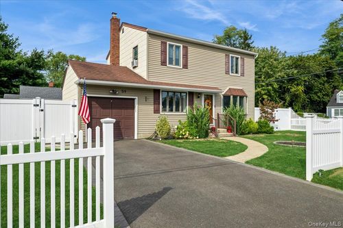 59 Grand Pl, E Northport, NY, 11731-3019 | Card Image