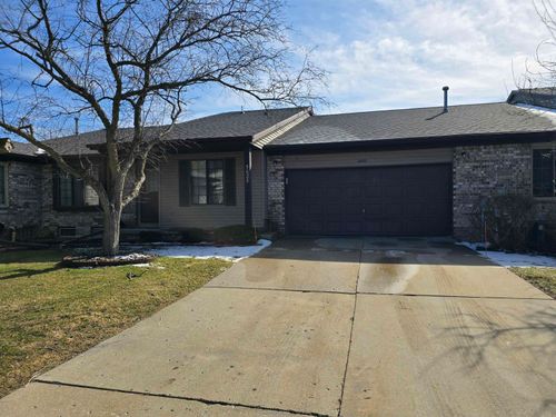 5023 Sandalwood Dr, Grand Blanc, MI, 48439-4261 | Card Image