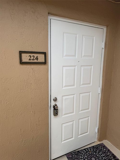 apt-224-9955 Westview Dr, Coral Springs, FL, 33076-2526 | Card Image