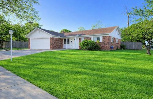 629 E Mission St, Crowley, TX, 76036-2821 | Card Image