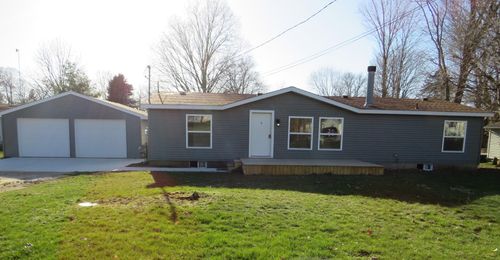 199 N Garfield St, Maple Rapids, MI, 48853-5012 | Card Image