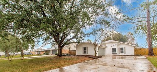 207 Surrey Dr, La Place, LA, 70068-5220 | Card Image