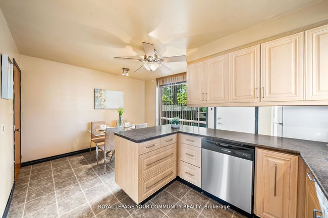203 Taunton Rd W, House attached with 3 bedrooms, 2 bathrooms and 2 parking in Oshawa ON | Image 13