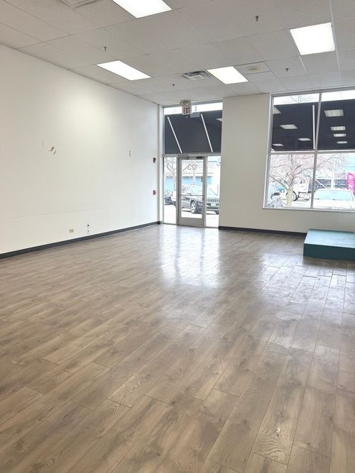 121-131 Collins St, Joliet, IL, 60432-2916 | Card Image