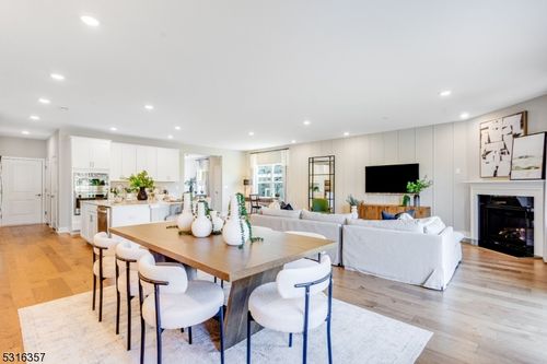 13 Eastwood Ter, East Hanover, NJ, 07936-2035 | Card Image