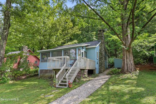 10 Mahkeenac Heights Rd, Stockbridge, MA, 01262-7750 | Card Image