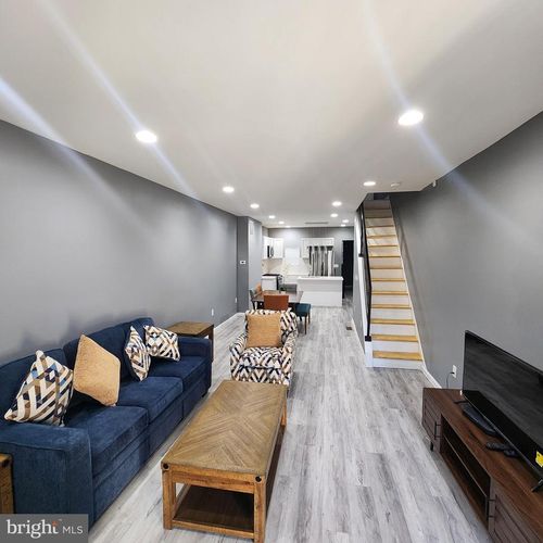 1926 E 28th St, BALTIMORE, MD, 21218-3742 | Card Image