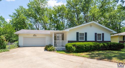 2618 Manor Ter, Lawrence, KS, 66046-4283 | Card Image
