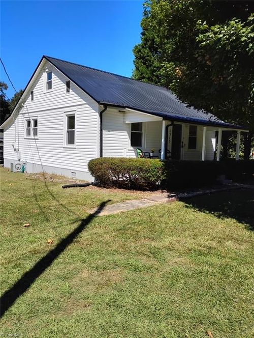 1515 Skeet Club Rd, High Point, NC, 27265-9530 | Card Image