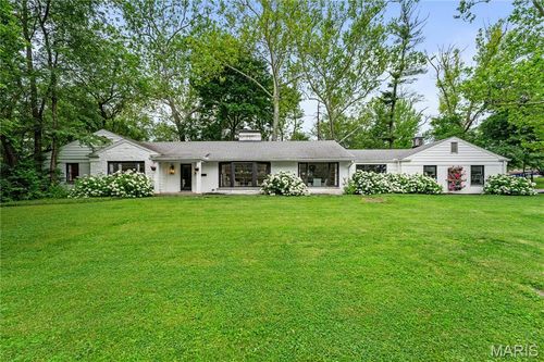 1 E Sherwood Drive, Overland, MO, 63114 | Card Image