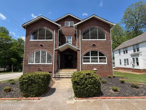 135-135 Stanley Ave, Maryville, TN, 37803-5975 | Card Image