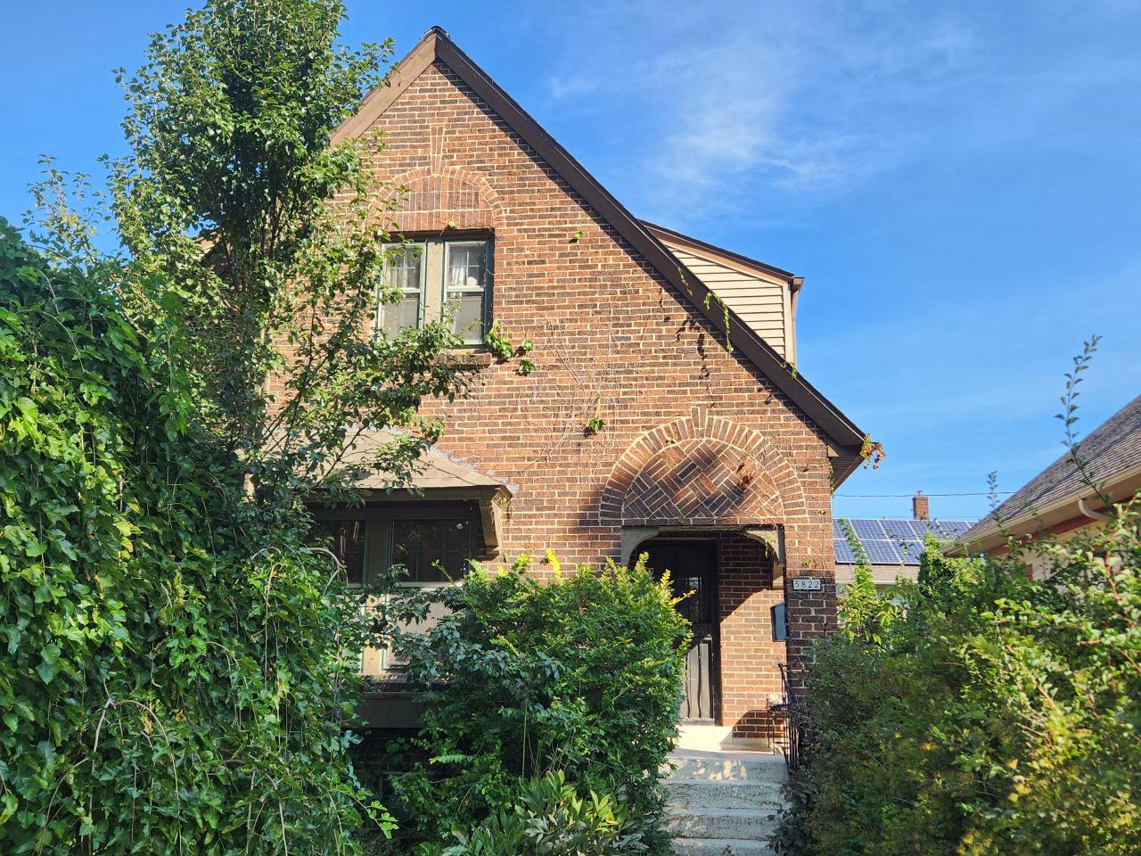Elliott Cir, Milwaukee, WI 53208
