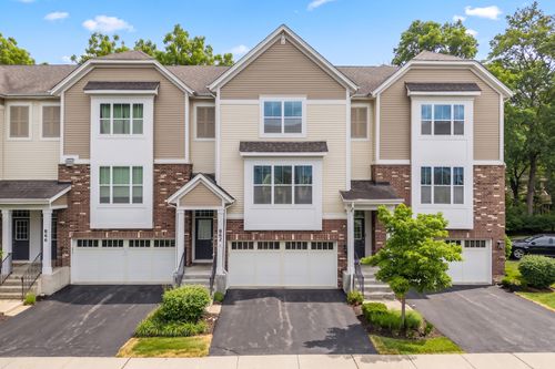 862 W Chase Ln, Palatine, IL, 60067-7303 | Card Image