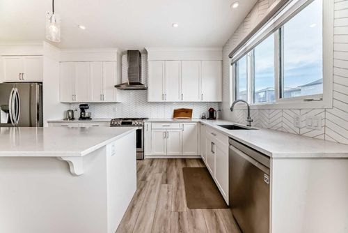 24 Royston Rise Nw, Calgary, AB, T3L0J2 | Card Image