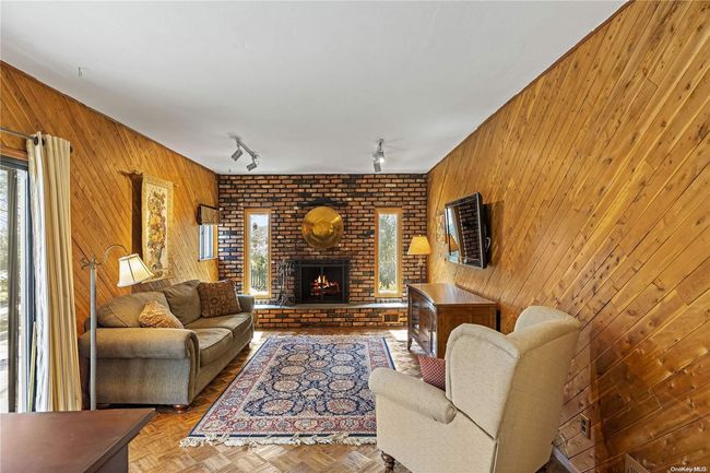6 Melrose Ct, House other with 3 bedrooms, 2 bathrooms and null parking in Commack NY | Image 15