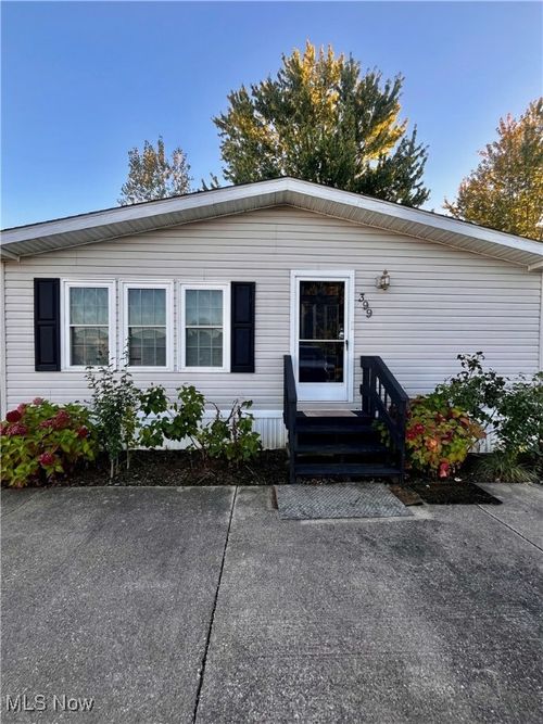 399 Sandtrap Cir, Painesville, OH, 44077-4898 | Card Image