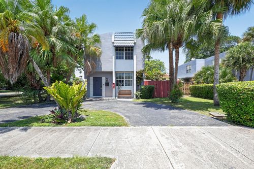 21a-251 Ne 142nd St, Miami, FL, 33161-2841 | Card Image