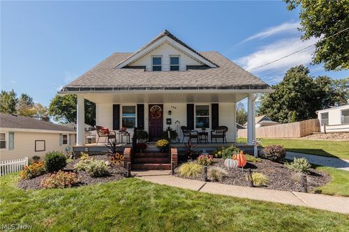 796 Graceland Avenue, Barberton, OH, 44203 | Card Image