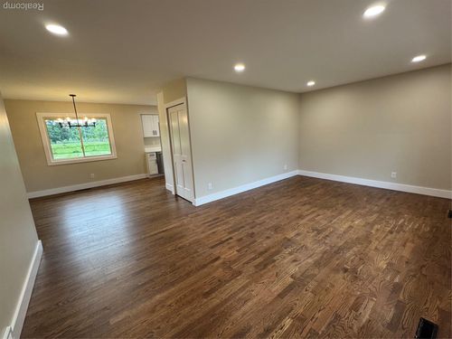 10030 Shadybrook Ln, Grand Blanc, MI, 48439-8317 | Card Image