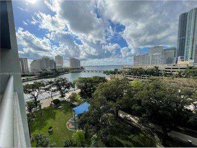 807 - 495 Brickell Ave, Condo with 1 bedrooms, 1 bathrooms and null parking in Miami FL | Image 1