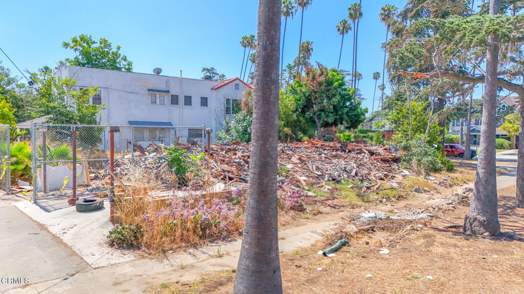 Land in Los Angeles 4
