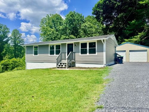 121 Irene Dr, Vinton, VA, 24179-3806 | Card Image
