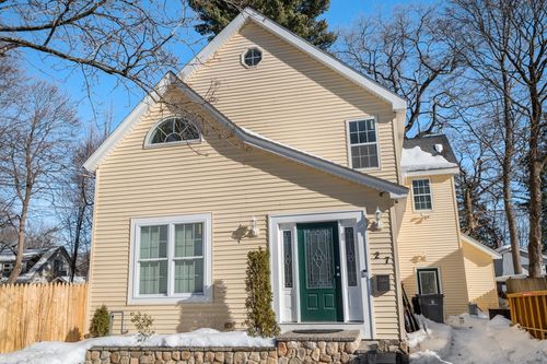27 Stillman St, Framingham, MA, 01702-7136 | Card Image