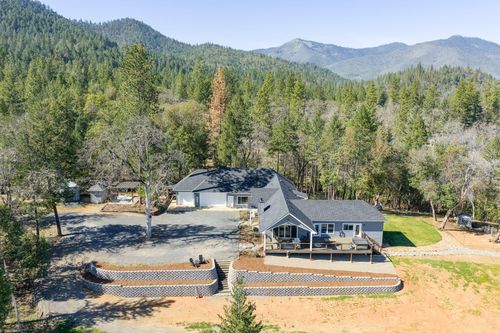 145 Lomas Rd, Jacksonville, OR, 97530-9159 | Card Image