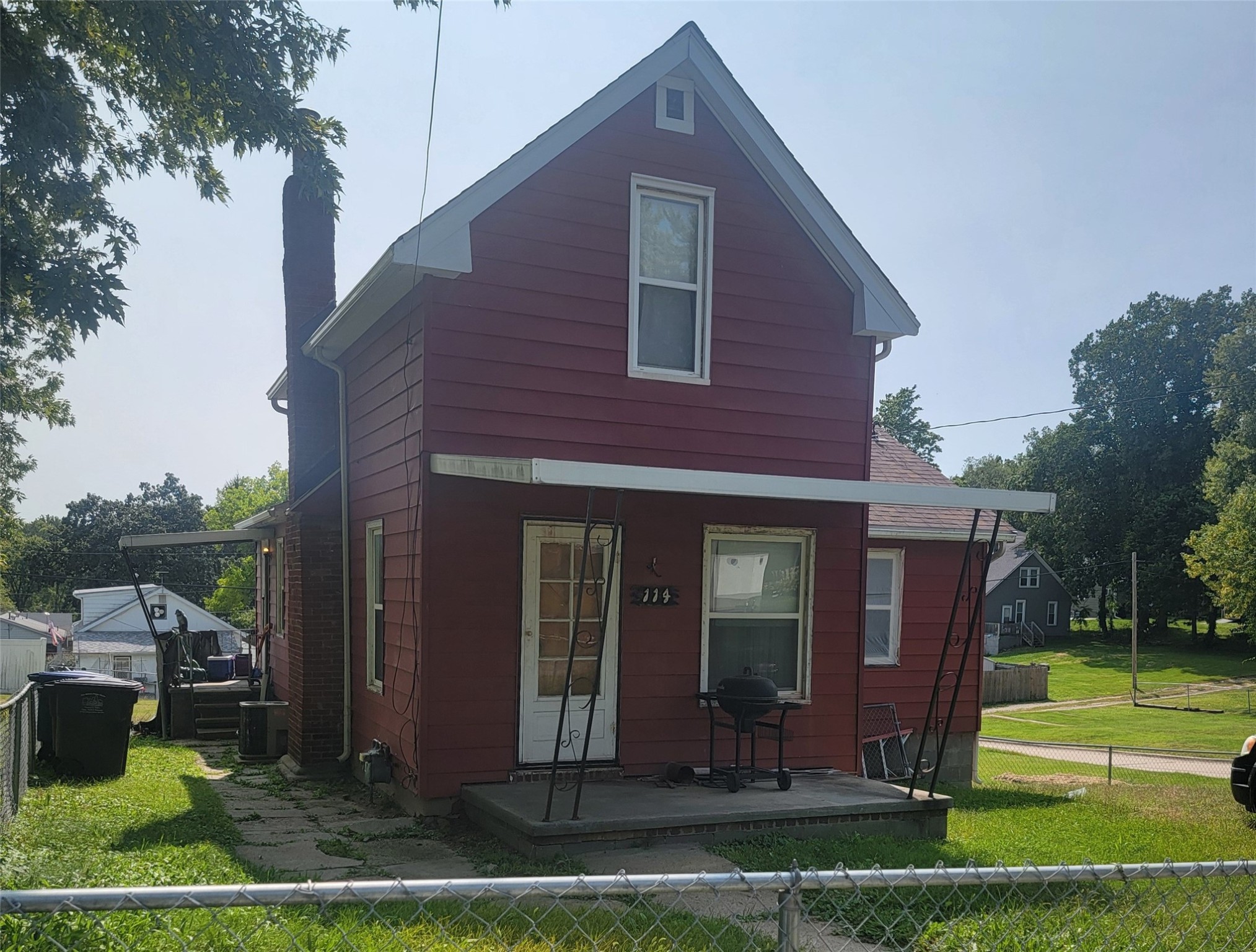 Fulton Dr, Des Moines, IA 50315