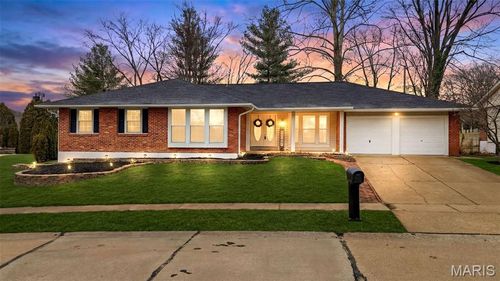 805 Phaeton Dr, Manchester, MO, 63021-7516 | Card Image