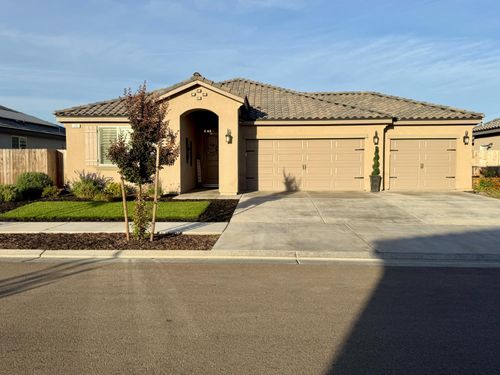 182 N Almond Ave, Kerman, CA, 93630-8969 | Card Image