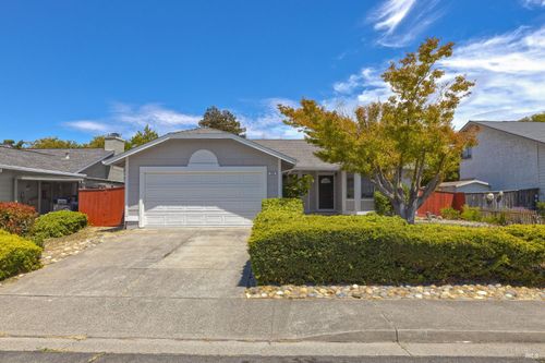 828 Stoneridge Cir, Fairfield, CA, 94534-7404 | Card Image