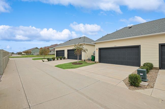 Rear garage with alley access | Image 24