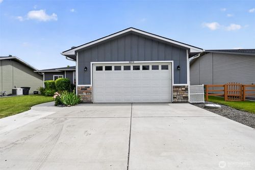 8019 Vialago Pkwy, Zillah, WA, 98953-9195 | Card Image