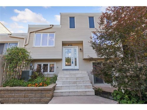 5673 W Bavarian Pass, Fridley, MN, 55432-6010 | Card Image