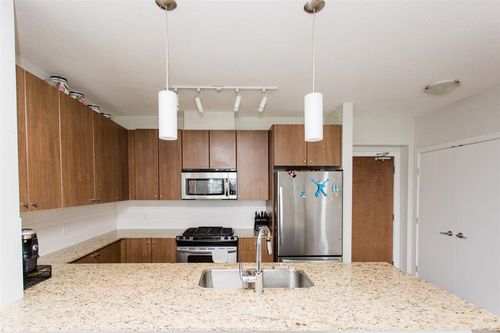 1005-280 Ross Dr, New Westminster, BC, V3L0C2 | Card Image