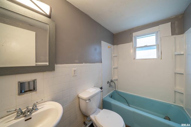 704 S Meadow Ln, House other with 2 bedrooms, 1 bathrooms and null parking in Manito IL | Image 16