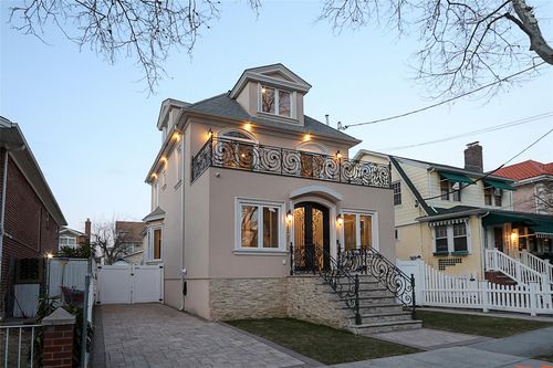 154 11th Ave, Whitestone, NY, 11357 | Card Image