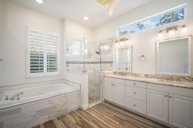 Primary Bathroom | Image 16