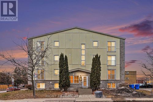 202-646 Cummings Avenue, Ottawa, ON, K1K2K6 | Card Image