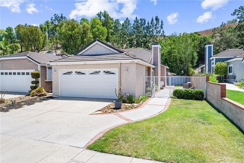 5742 E Hudson Bay Dr, Anaheim, CA, 92807 | Card Image