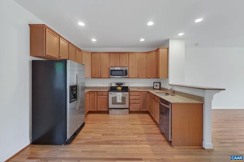 b-103 Longwood Dr, CHARLOTTESVILLE, VA, 22903-4339 | Card Image