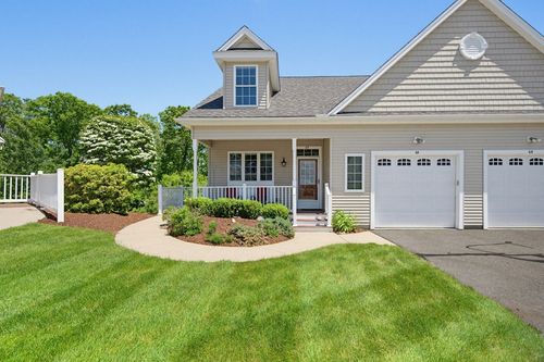65-65 Grey Wolf Dr, Franklin, MA, 02038-1686 | Card Image