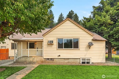 403 E 3rd Street, Cle Elum, WA, 98922 | Card Image